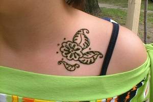 Henna-5. Kunstwerk von Aranka Mágori.